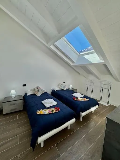 Apt. Aries - Penthouse Menaggio 0*,  Itálie