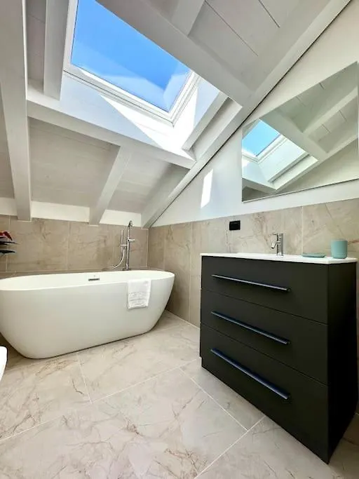 Apt. Aries - Penthouse Menaggio
