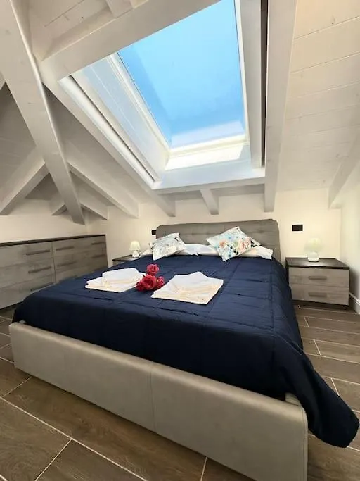 Apt. Aries - Penthouse Menaggio 0*,